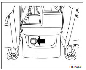 Nissan NV200. Console centrale - arrière (selon l'équipement)